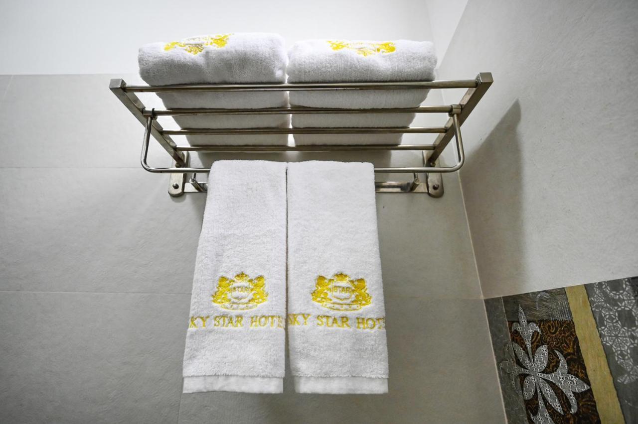 Sky Star Hotel Ho-Chi-Minh-Stadt Exterior foto
